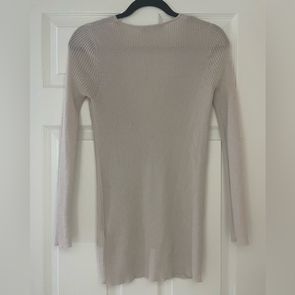 Zara Ribbed Deep V Sweater - Picture 5 of 6